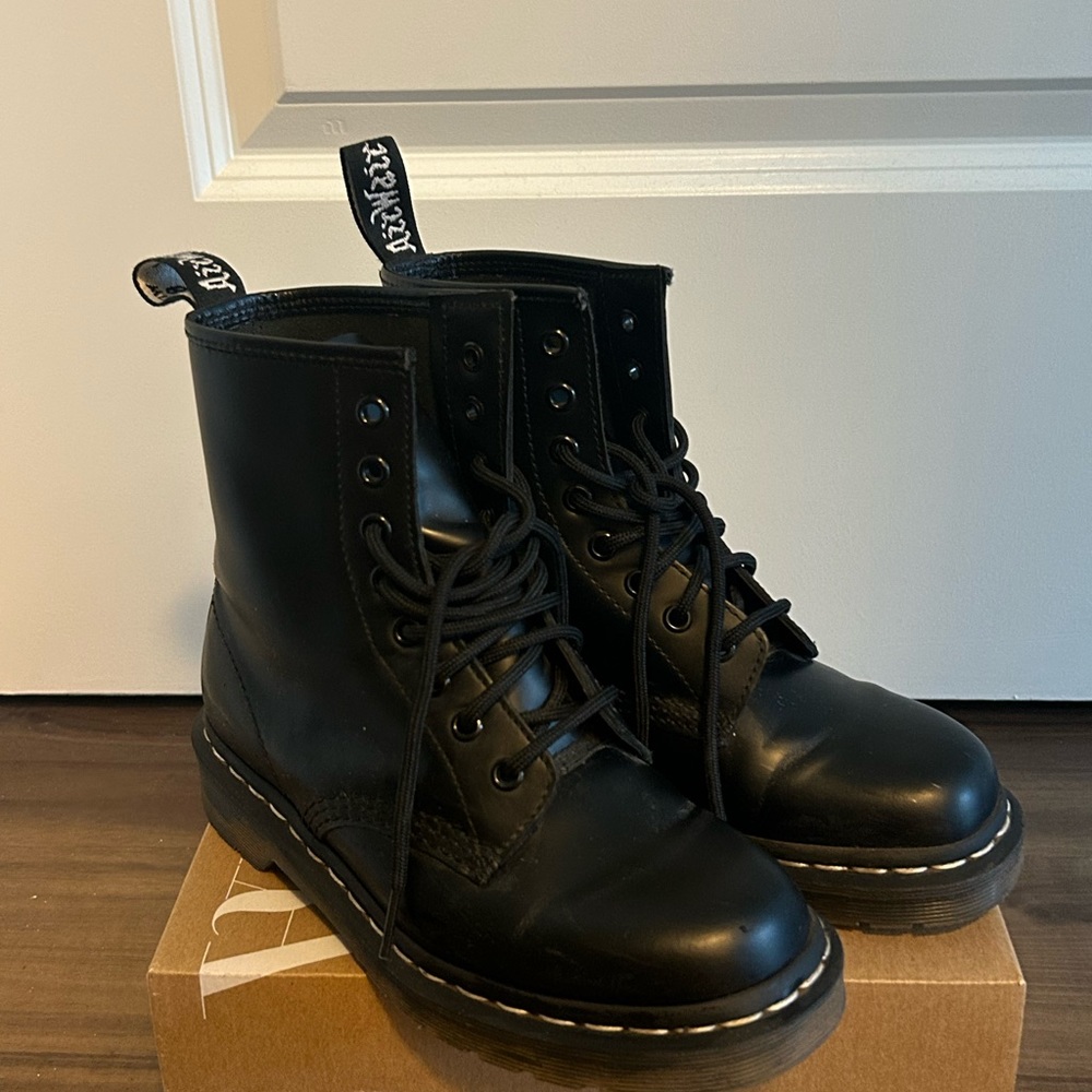 Dr. Martens Contrast Stitch 1460 Boots
